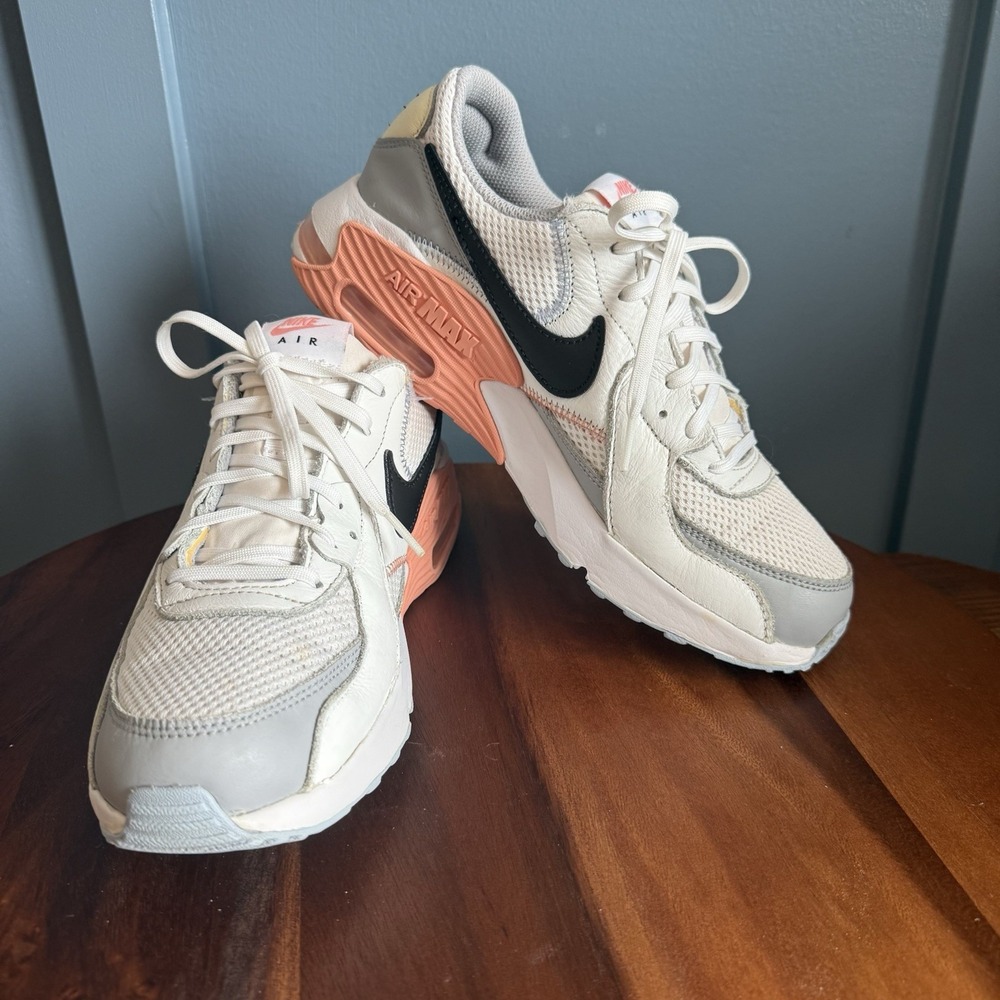 Nike Air Max Excee Women's 8.5 White Black Coral Chalk Sneakers DV2189-100